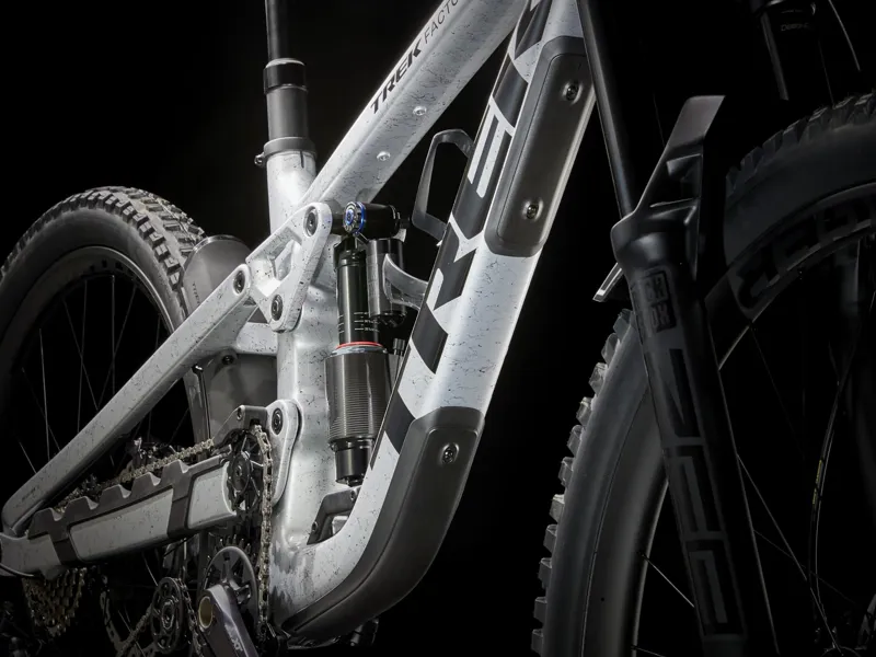 Trek Slash 9.8 XT Mountain Bike 2024 Argent Drizzle-7