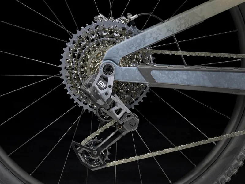 Trek Slash SE Mountain Bike 2025 Quicksand/Battleship Blue-2