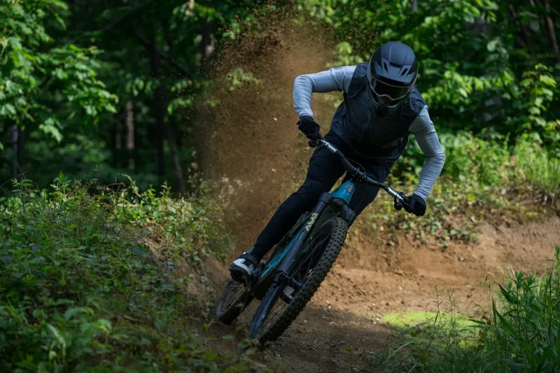 Yeti LTE C2 Factory Electric Bike 2026 Raw/Grey-1