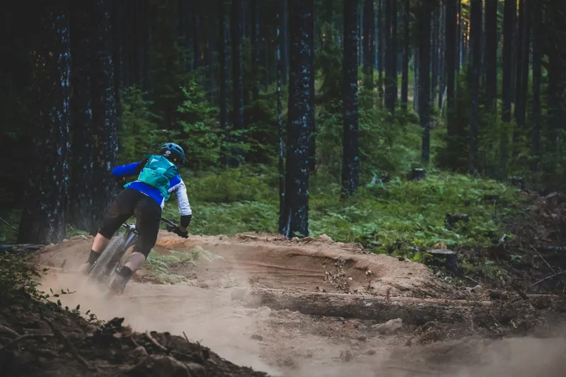 Osprey Salida 12 Womens Hydration Pack Violet Pedals-8