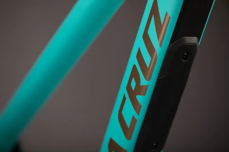 Santa Cruz Bronson Alloy R 27.5 Mountain Bike 2019 Industry Blue-2