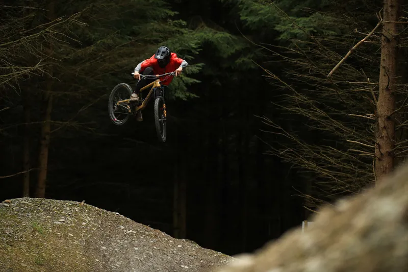 Santa Cruz Nomad Alloy S 27.5 Mountain Bike 2018 Tan/Black-1