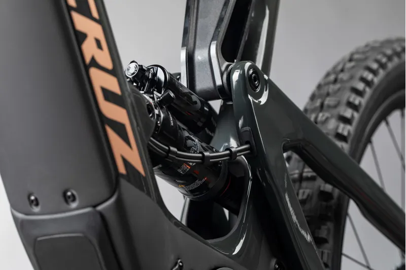 Santa Cruz Heckler CC S 27.5 Electric Bike 2020 Blackout/Copper-2