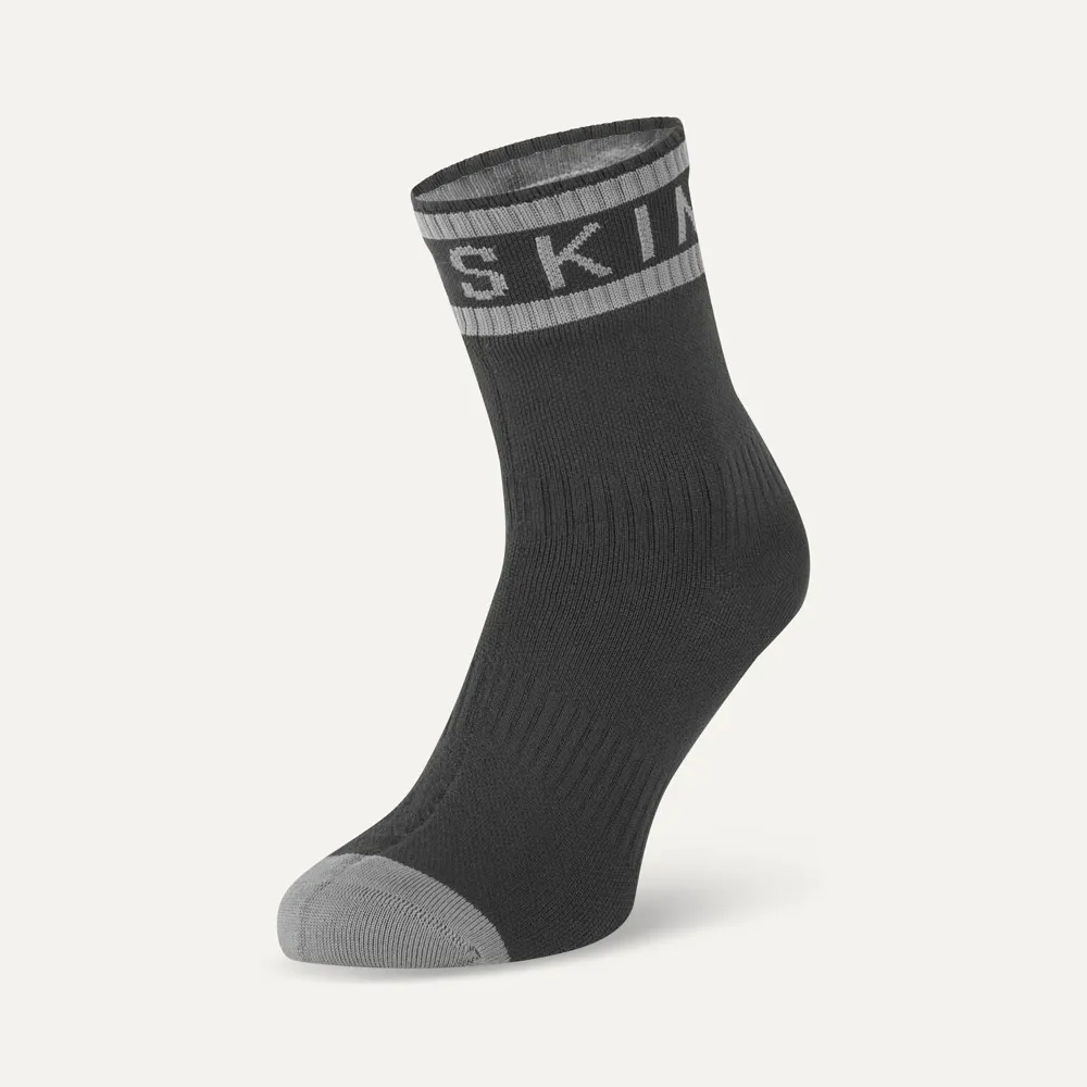 SealSkinz SealSkinz Mautby Waterproof Warm Weather Ankle Length Sock with Hydrostop Black/Grey