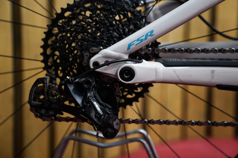 EX DEMO Specialized Enduro Elite Carbon 29/6Fattie Small White/Blue-3