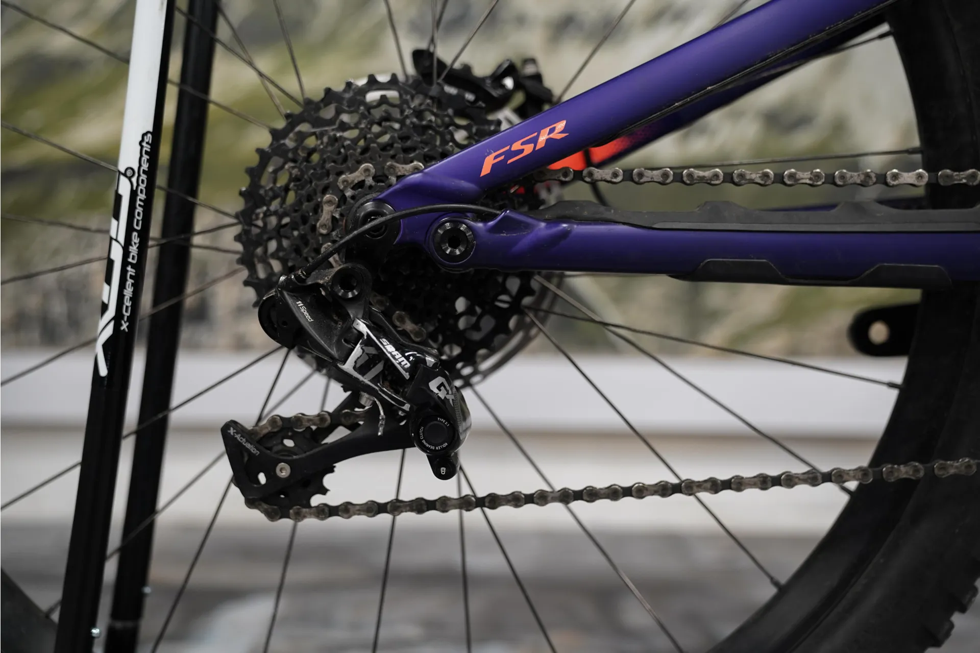 EX DEMO 2019 Specialized Levo Comp Womens 29er Small Purple/Acid Lava