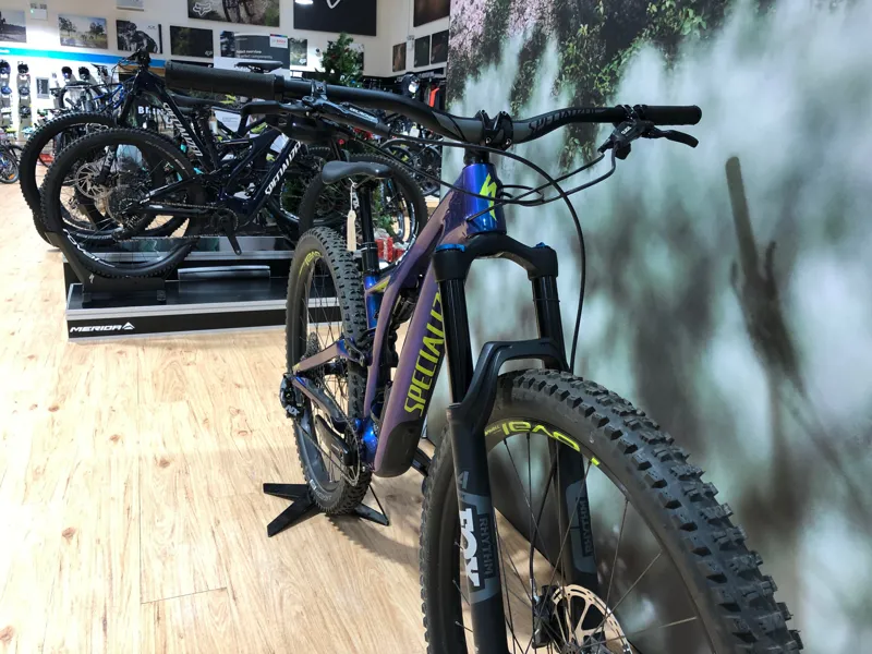EX DEMO Specialized Stumpjumper Comp CBN 29er 2019 Small Chameleon/Hyp-3