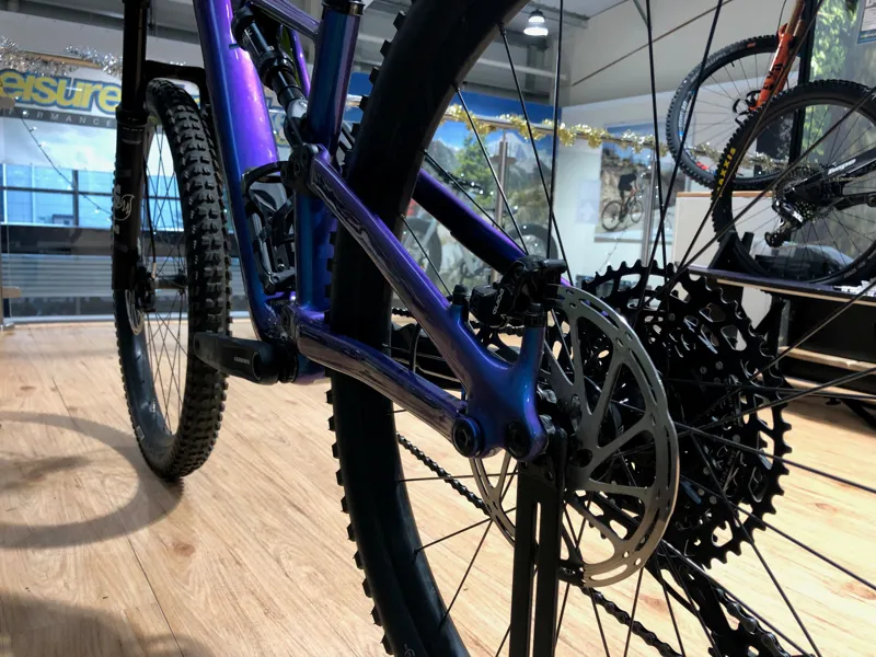 EX DEMO Specialized Stumpjumper Comp CBN 29er 2019 Small Chameleon/Hyp-6