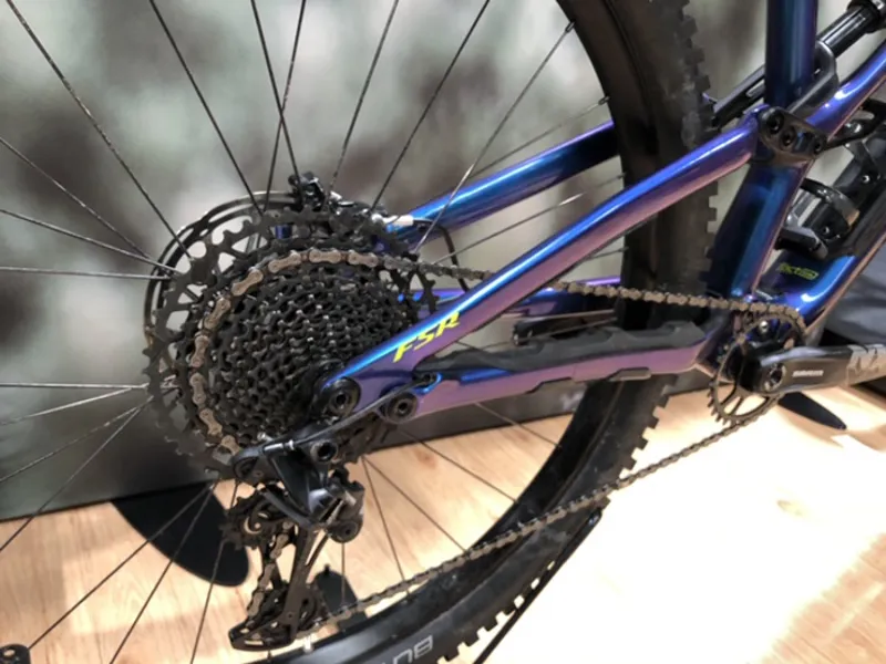 EX DEMO Specialized StumpJumper Comp Crbn NX 27.5 large Chameleon/Hyp-7