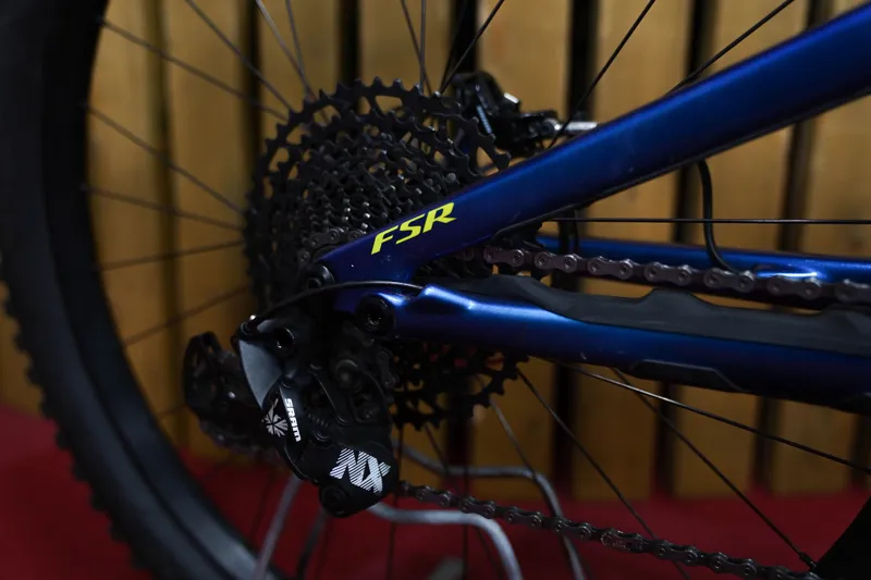 EX DEMO Specialized Stumpjumper Comp Crbn 19 27.5 XLarge Chameleon/Hyp-4