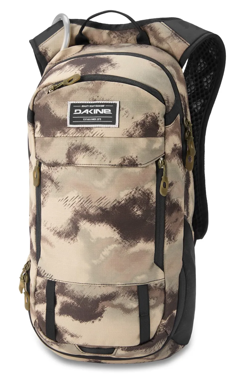 dakine 12l hydration pack