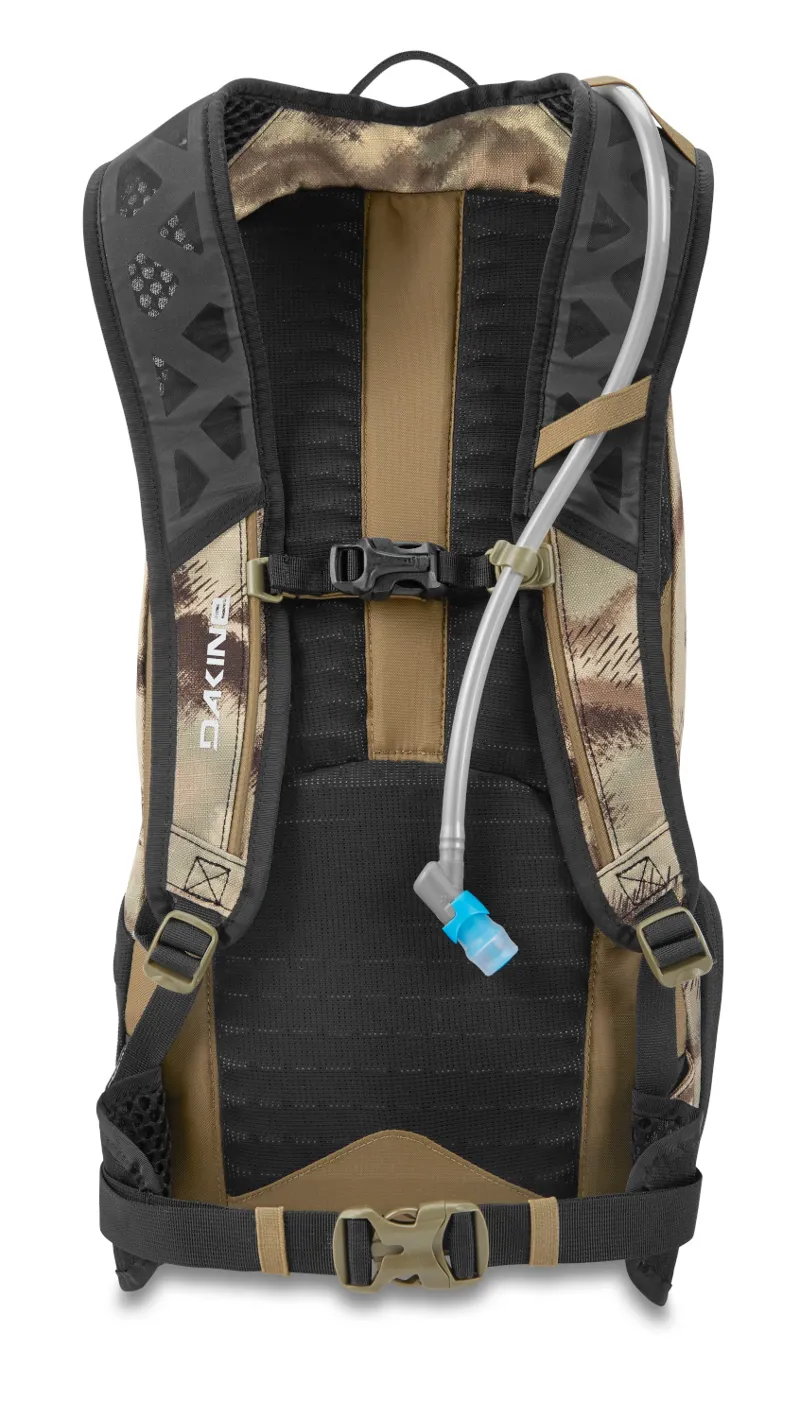 Dakine Syncline 16L Hydration Pack Ashcroft Camo-1