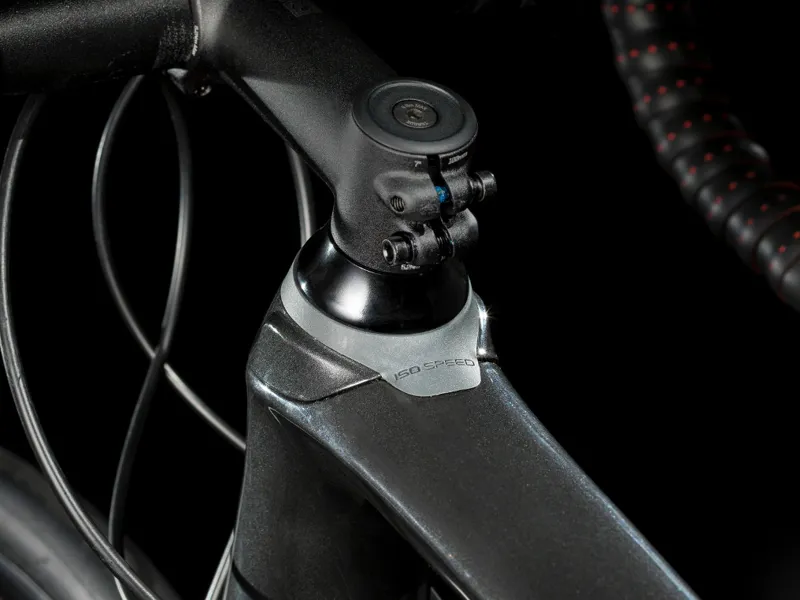 Trek Domane SL 5 Disc Road Bike 2019 Dnister Black/Viper Red-4