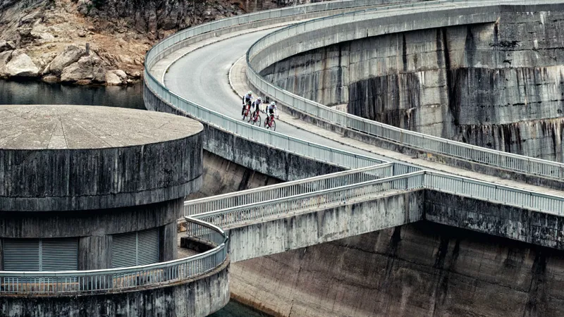 Trek Madone 9.9 H2 Road Bike 2017 Black/Red-1