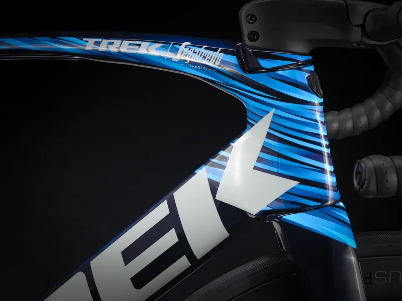 Trek Madone SLR 6 Disc Road Bike 2021 Navy Carbon Smoke/ Blue -2