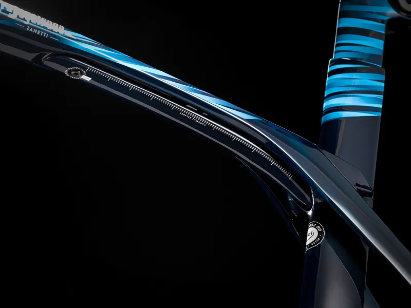 Trek Madone SLR 6 Disc Road Bike 2021 Navy Carbon Smoke/ Blue -7