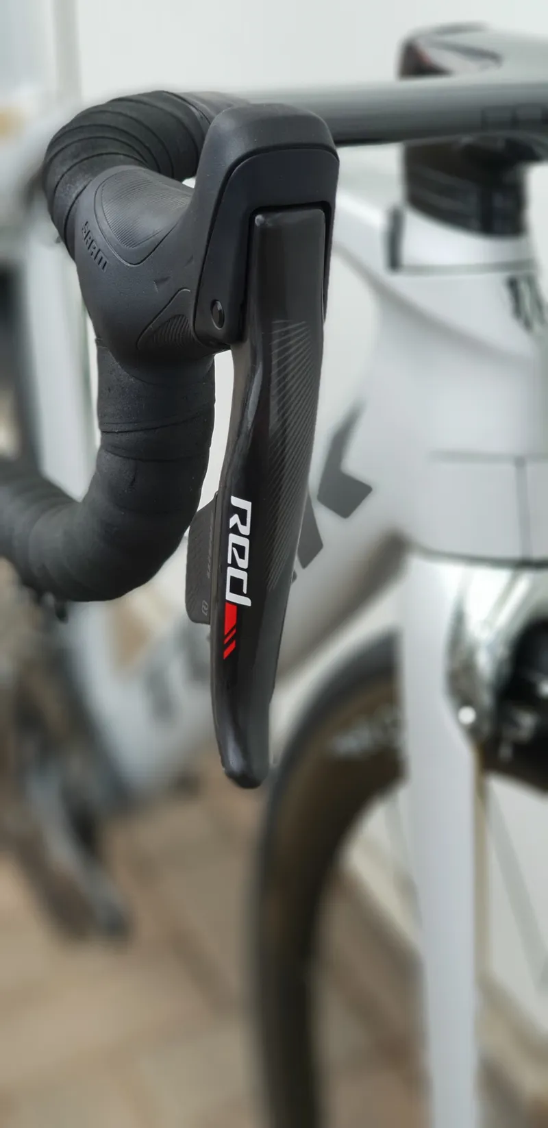 Ex Display Trek Madone 9 Series eTap H1 2017 56cm Off The Front-2