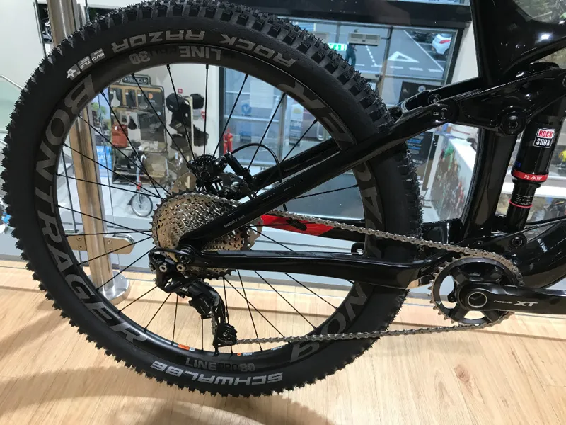 Trek Remedy Carbon XT Custom Build 2017 18.5 inch Black/Red-2