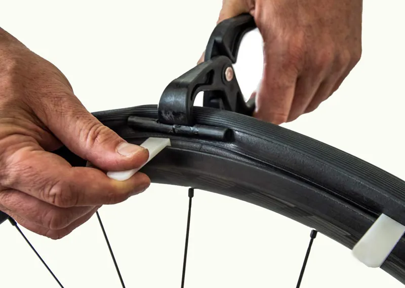 Vittoria Air-Liner Road Tubeless Tyre Tool Kit Black-2