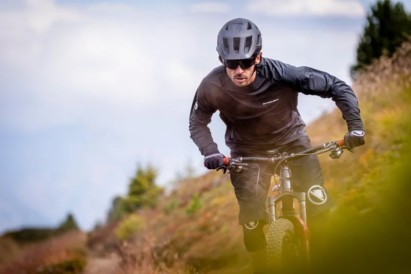 Endura Hummvee Plus MIPS MTB Helmet Electric Blue-7